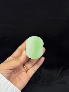 和田玉白玉带翠平安无事牌